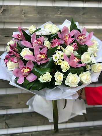 Букет цветов из: Розы и Хризантемы в Горки-10