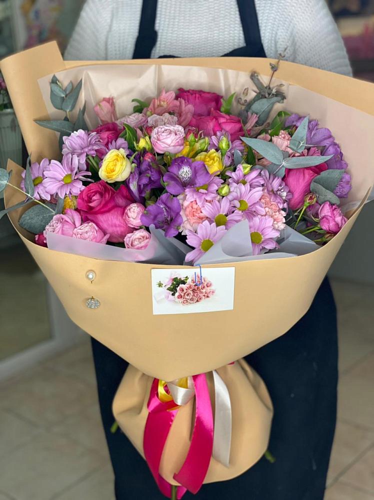 Букет цветов из: Хризантемы, Гвоздики и Альстромерии в Горки-10