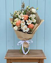 Букет цветов из:  Альстромерии, Лизиантусы, Розы и Хризантемы в Горки-10