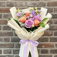 Букет цветов из:  Лизиантусы и Розы в Горки-10