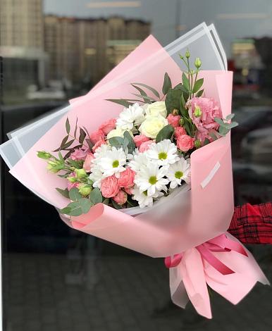 Букет цветов из: Розы, Лизиантусы и Хризантемы в Горки-10