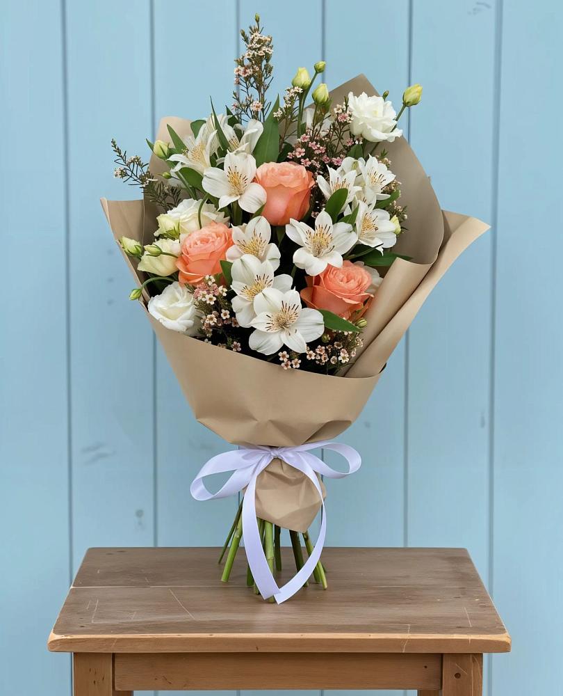 Букет цветов из: Альстромерии, Лизиантусы, Розы и Хризантемы в Горки-10