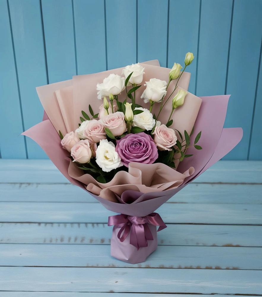 Букет цветов из: Розы и Лизиантусы в Горки-10